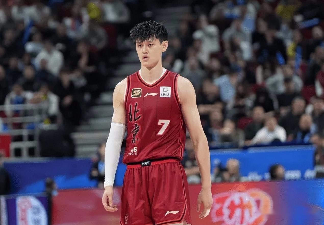 北京新动态！曾凡博澄清信延迟，陈盈骏受伤返京，周琦已归队！