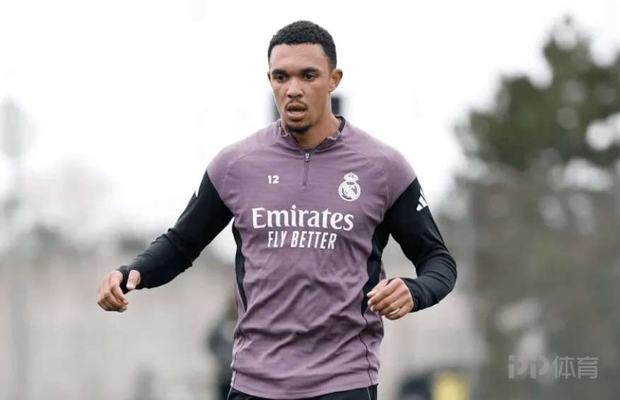 已伤缺1个月!皇马官方:阿诺德恢复带球训练 即将迎来复出