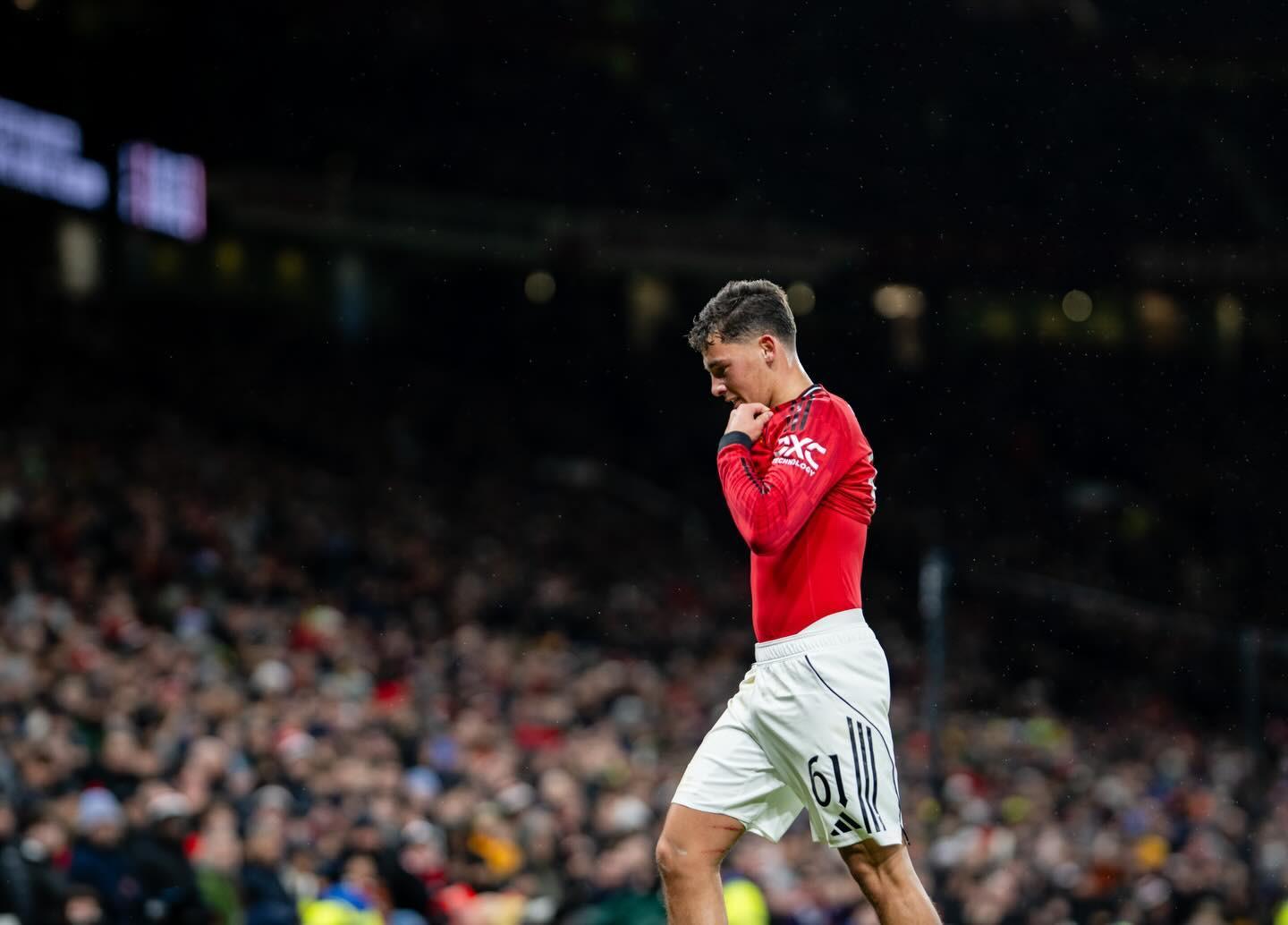 曼联染红小将莱西道歉：我让所有人失望了，不该情绪失控